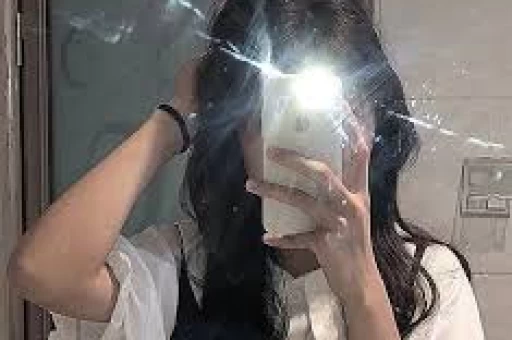 网红司晓迪直播骂白鹿“素颜普通、媚男看不起人”！评论区翻车连闺蜜都拆台蹭热度翻车最快的一次